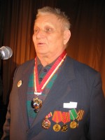Виктор В.Якубов у микрофона 2011.jpg